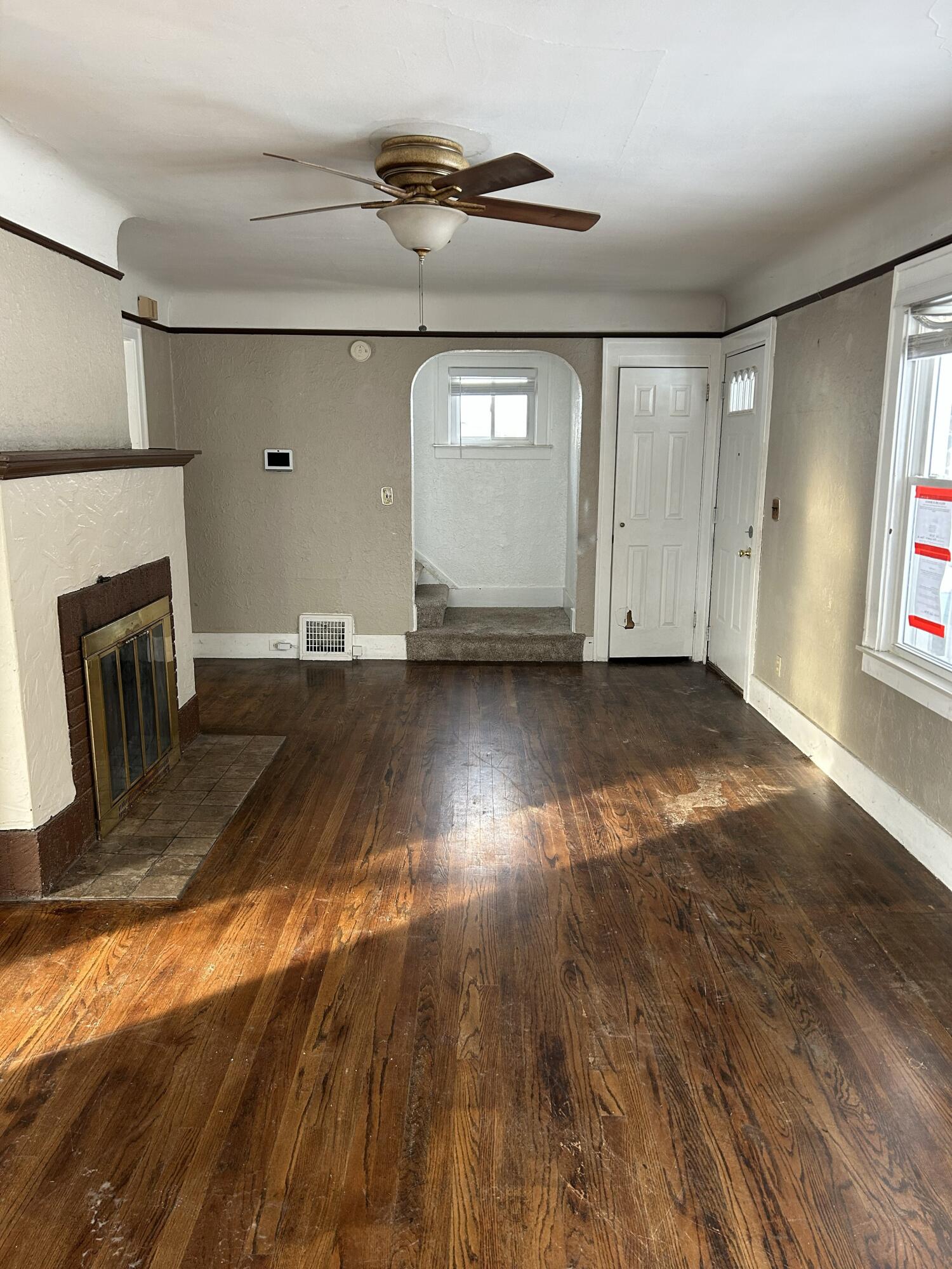 Undisclosed Address Taylor, MI 48180 - Photo 5 of 17 Living Room 1