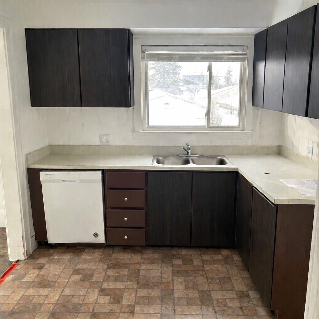 Undisclosed Address Taylor, MI 48180 - Photo 7 of 17 Kitchen