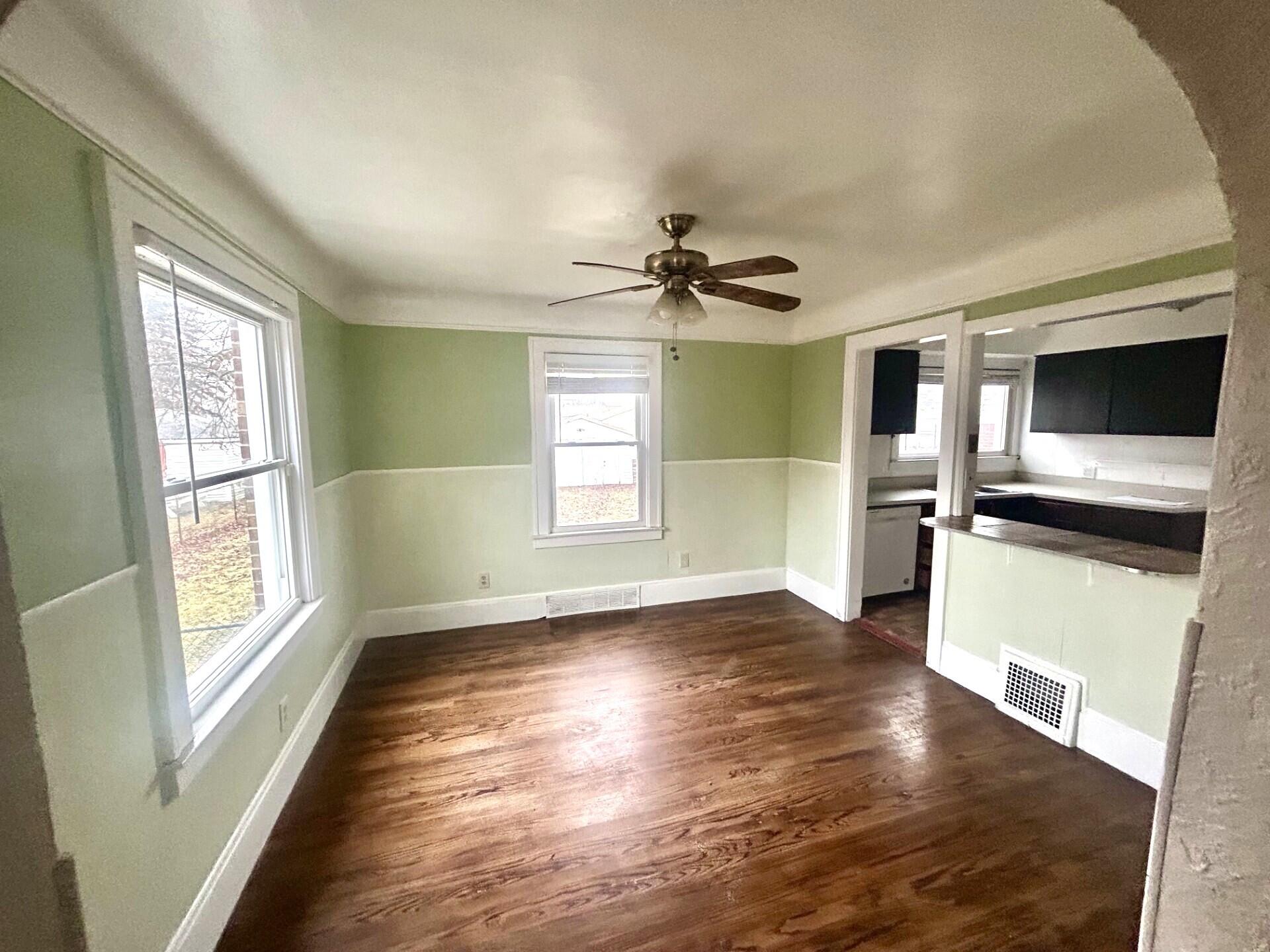 Undisclosed Address Taylor, MI 48180 - Photo 9 of 17 Dining Room 2