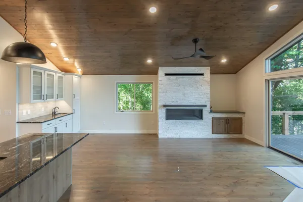 $824,900 | 16296 Tower Road, Brainerd, MN 56401