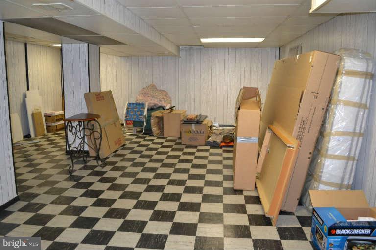 2449 Forest Green Road Baltimore, MD 21209 - Photo 15 of 19 Recreation room