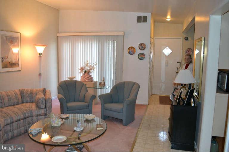 2449 Forest Green Road Baltimore, MD 21209 - Photo 3 of 19 Living Room #2