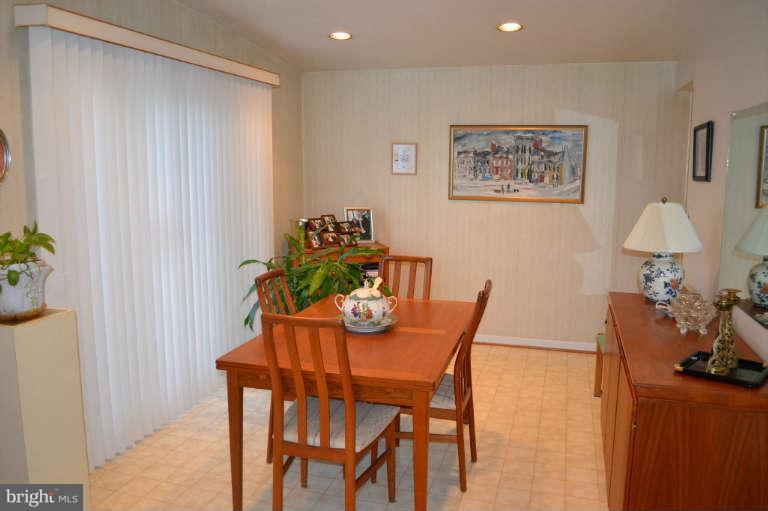 2449 Forest Green Road Baltimore, MD 21209 - Photo 4 of 19 Dining Room