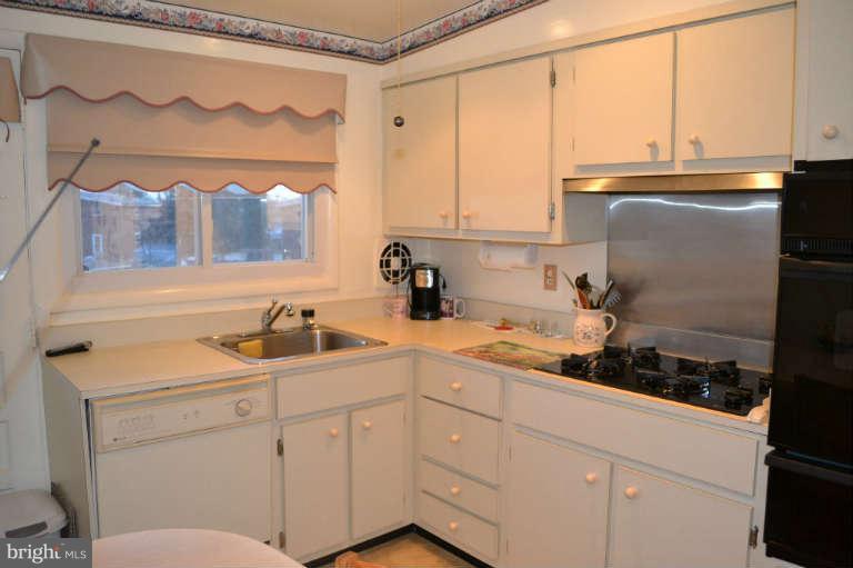 2449 Forest Green Road Baltimore, MD 21209 - Photo 5 of 19 Kitchen #1