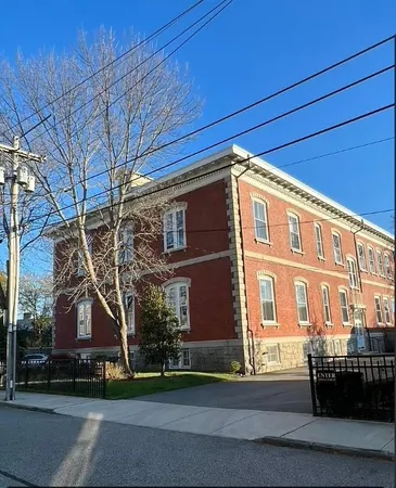 $3,600 | 12 Elm Street, Unit 2, Newport, RI 02840