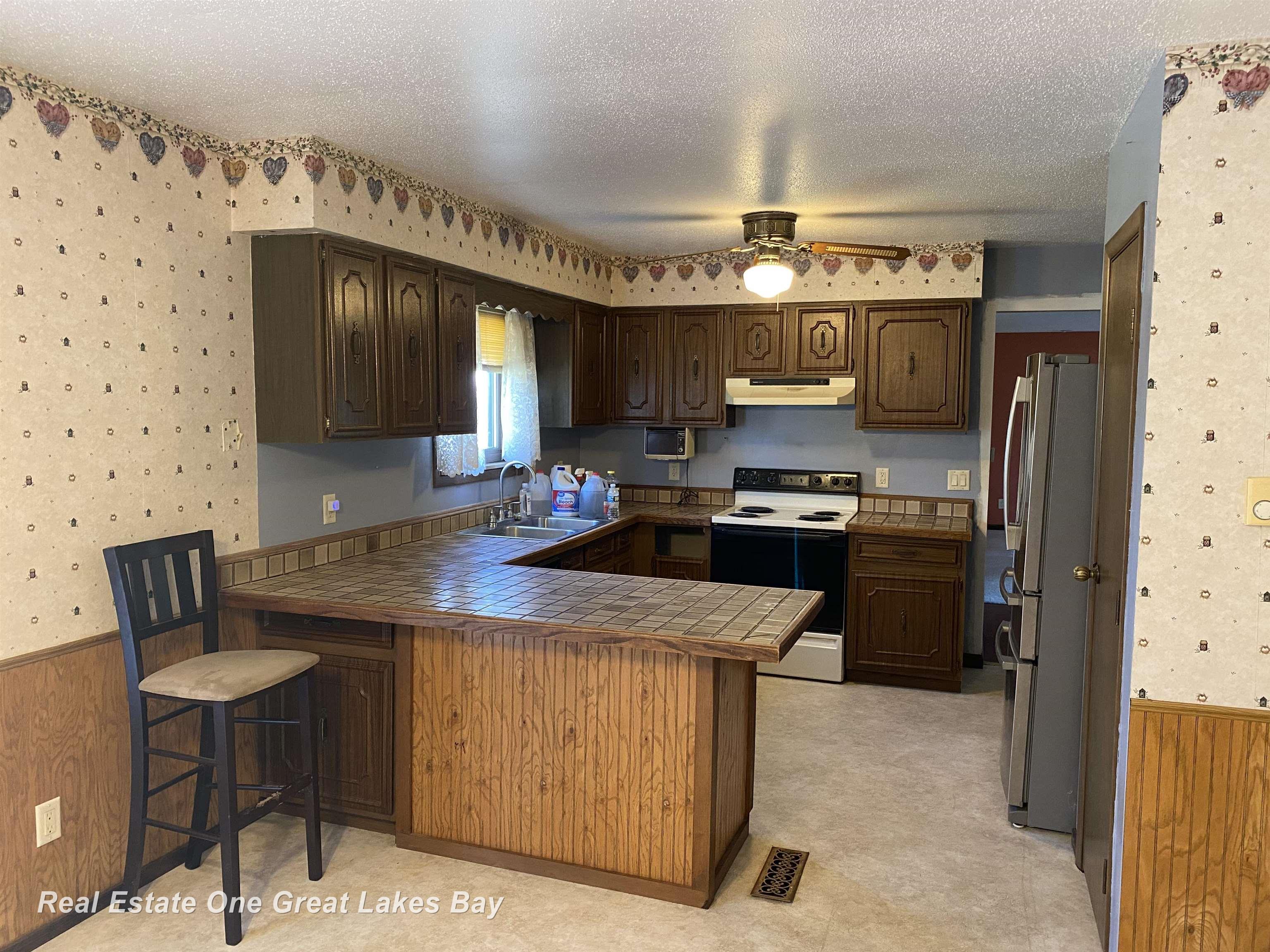 9417 Garfield Road Freeland, MI 48623 - Photo 12 of 27
