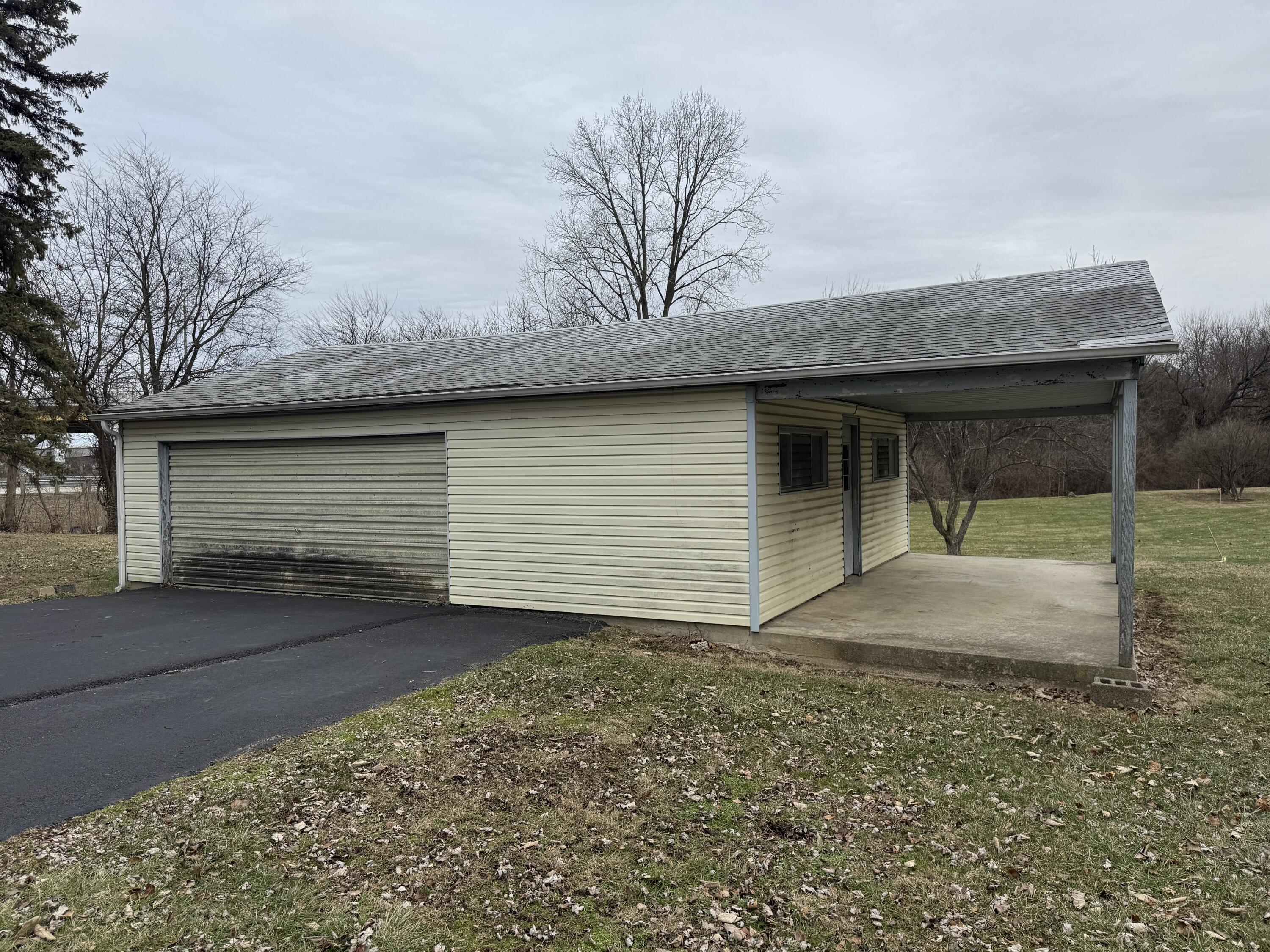2480 Old Clifton Road Springfield, OH 45502 - Photo 8 of 21