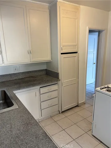 $2,500 | 7880 North Claybeck Avenue, Sun Valley, CA 91352