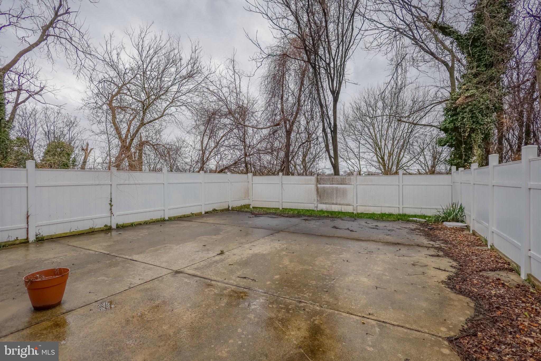 912 Ridge Avenue Darby, PA 19023 - Photo 27 of 28 Spacious, serene outdoor retreat.