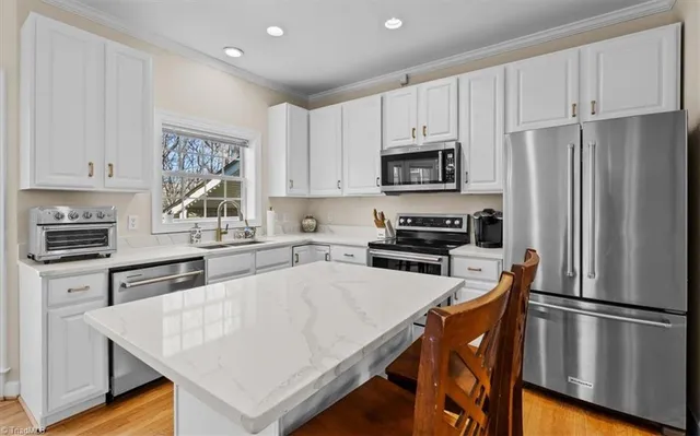 $549,900 | 1803 Elk Run Court, Oak Ridge, NC 27310