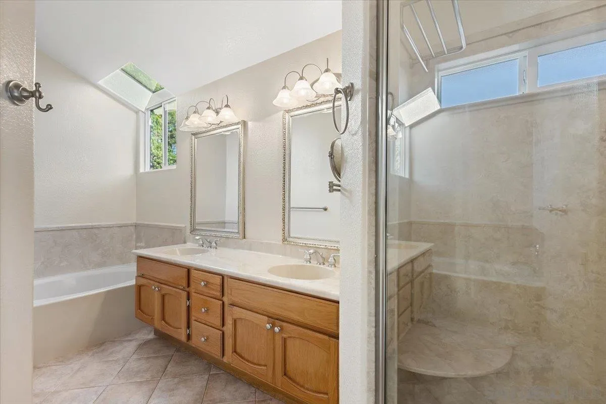 2130 Anda Lucia Way Oceanside, CA 92056 - Photo 13 of 29