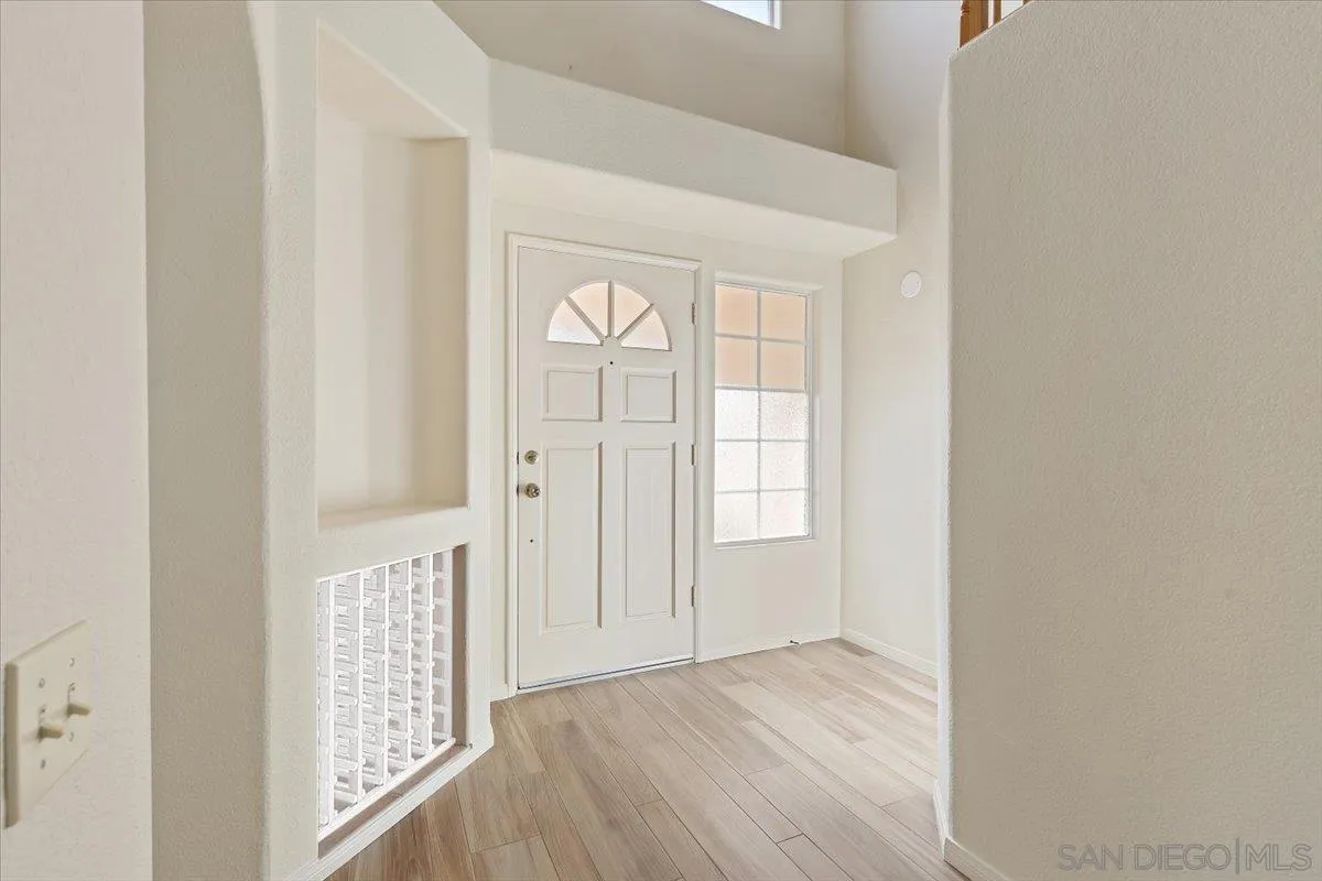 2130 Anda Lucia Way Oceanside, CA 92056 - Photo 5 of 29