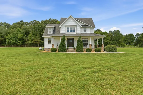 $899,500 | 354 Garner Road, Decherd, TN 37324