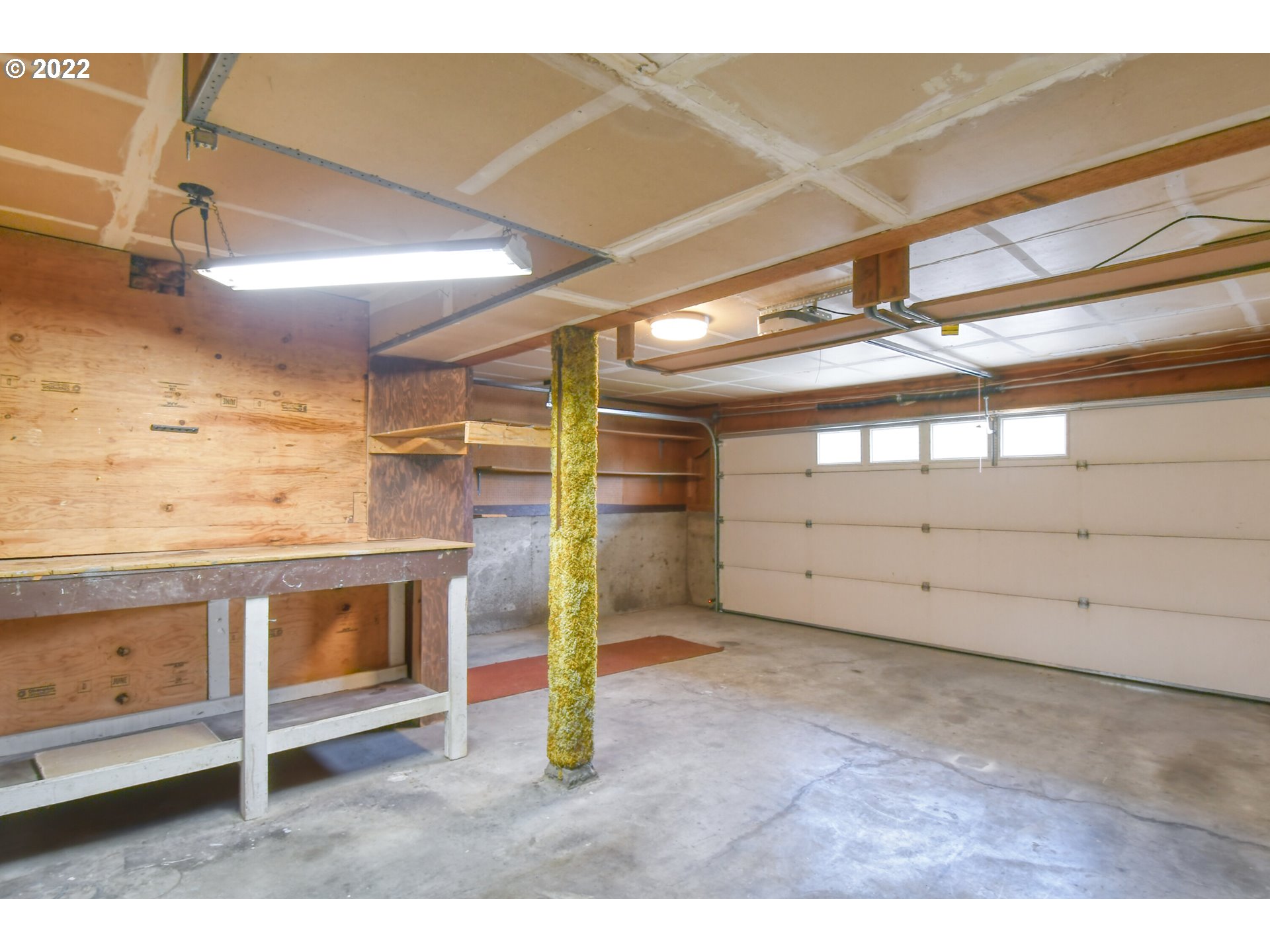 3339 Southwest Ladow Avenue Pendleton, OR 97801 - Photo 23 of 32 a view of a garage