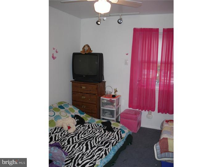 12744 Kenny Road Philadelphia, PA 19154 - Photo 15 of 20 Bedroom 3
