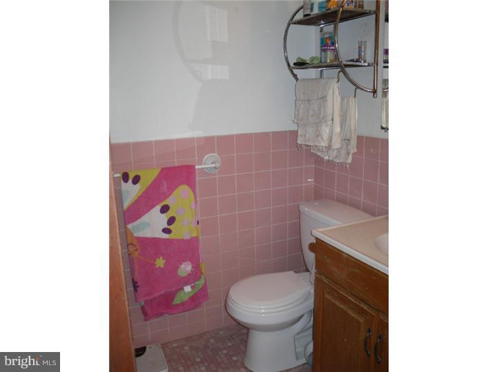 12744 Kenny Road Philadelphia, PA 19154 - Photo 16 of 20 Master Bathroom