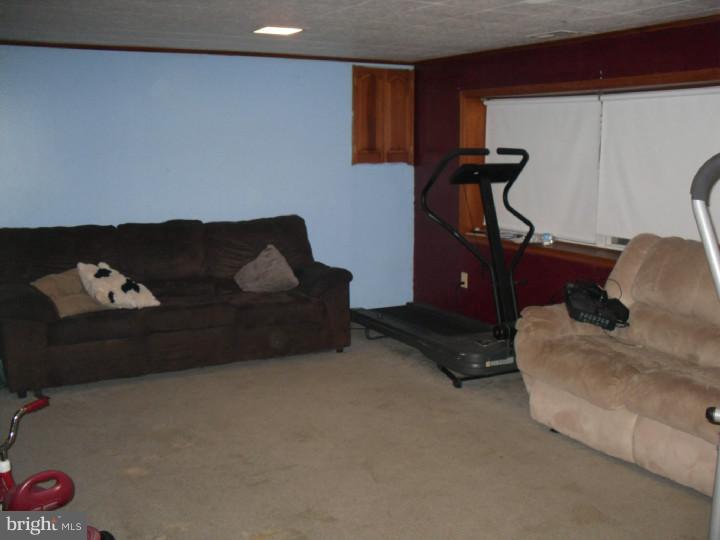 12744 Kenny Road Philadelphia, PA 19154 - Photo 17 of 20 Basement - Finished