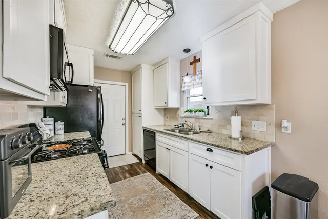 $2,200 | 3007 Chester Drive, Pearland, TX 77584