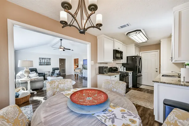 $2,200 | 3007 Chester Drive, Pearland, TX 77584