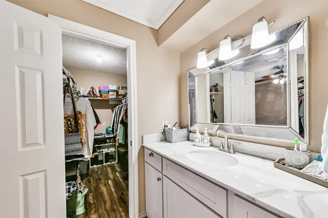 $2,200 | 3007 Chester Drive, Pearland, TX 77584