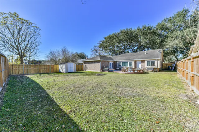 $2,200 | 3007 Chester Drive, Pearland, TX 77584