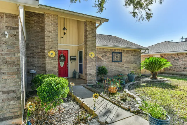 $2,200 | 3007 Chester Drive, Pearland, TX 77584