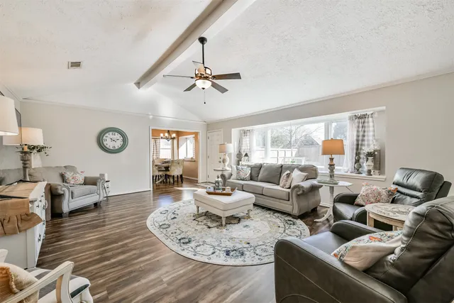 $2,200 | 3007 Chester Drive, Pearland, TX 77584