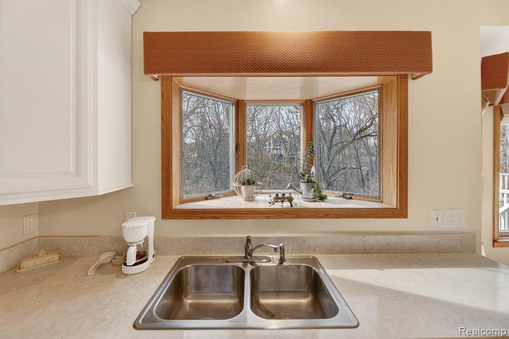 7798 Lee Road Brighton, MI 48116 - Photo 12 of 49