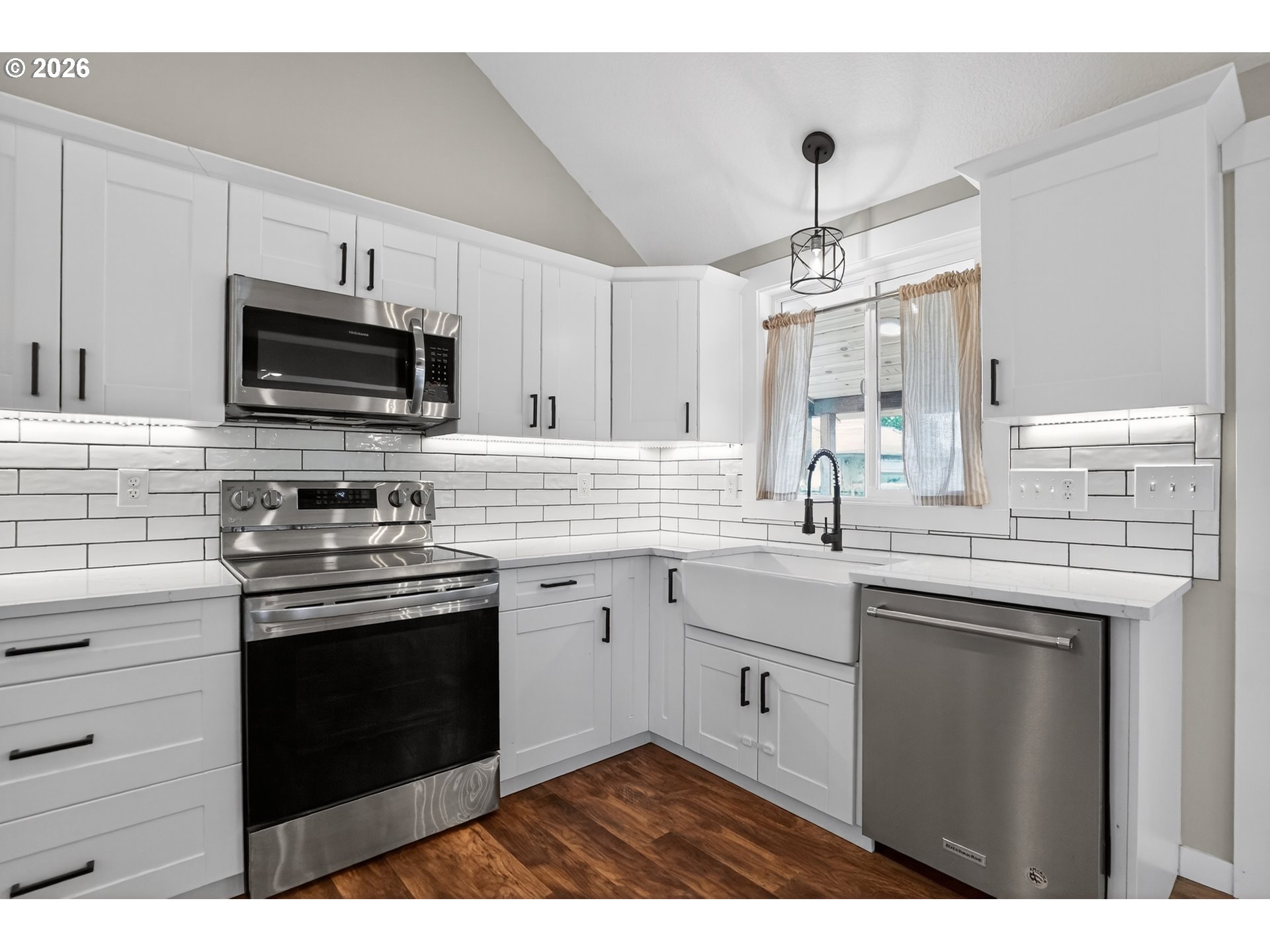 502 East 4th Street Molalla, OR 97038 - Photo 13 of 35 Kitchen