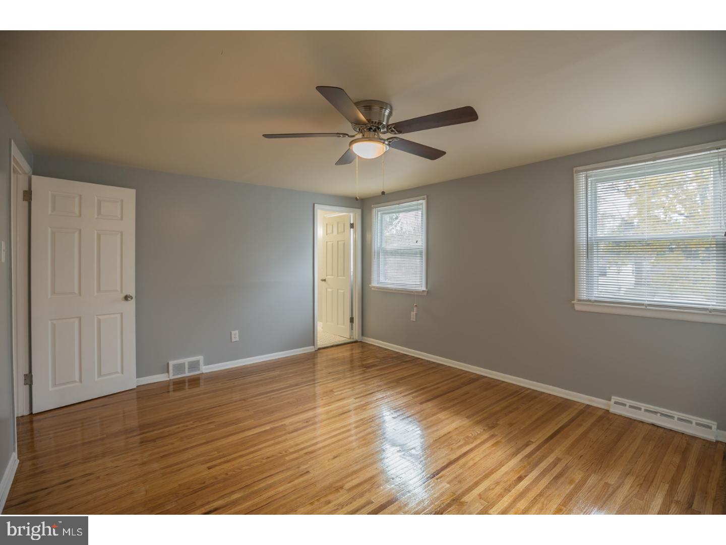 818 Rennard Street Philadelphia, PA 19116 - Photo 22 of 25