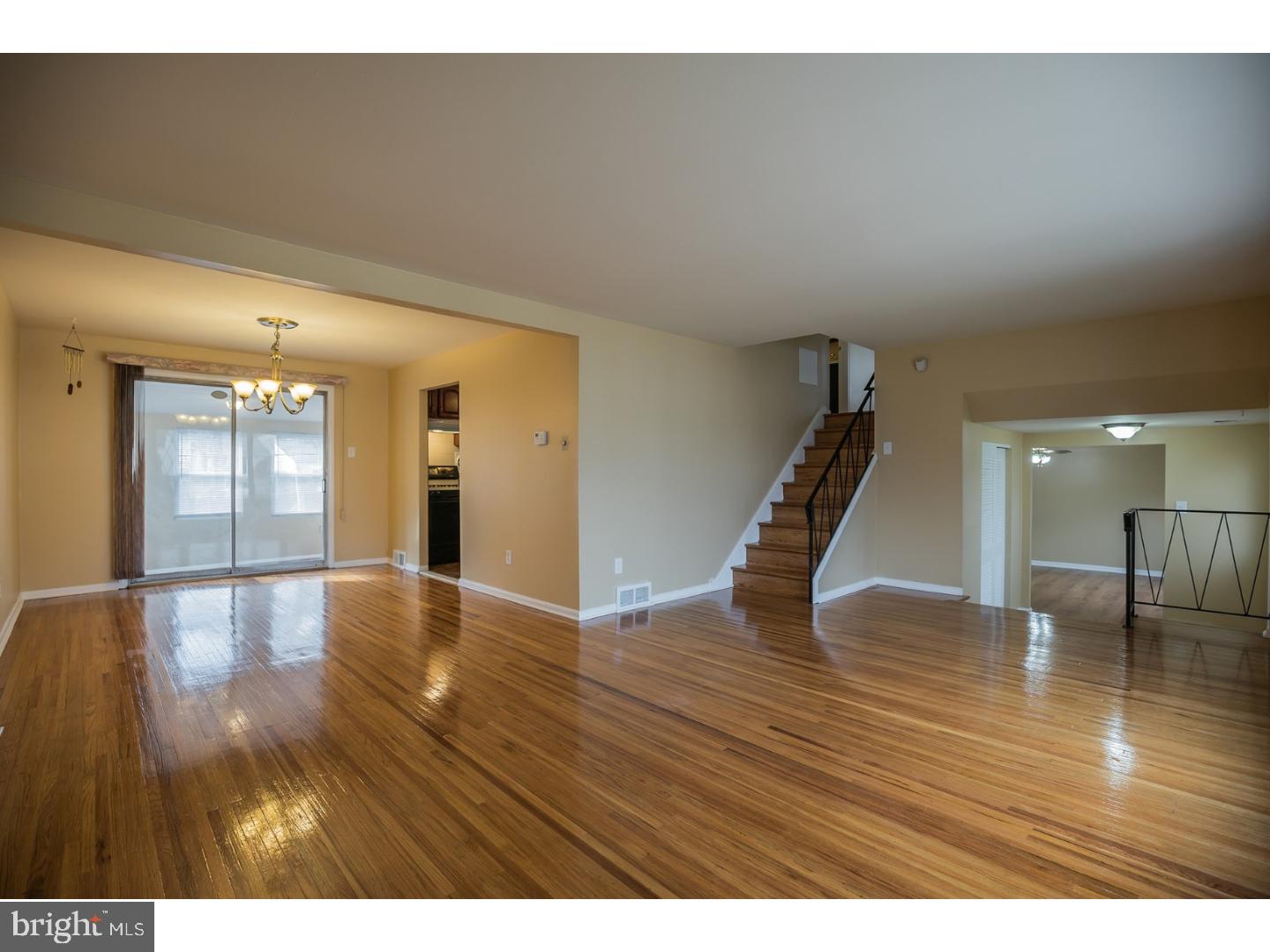 818 Rennard Street Philadelphia, PA 19116 - Photo 8 of 25