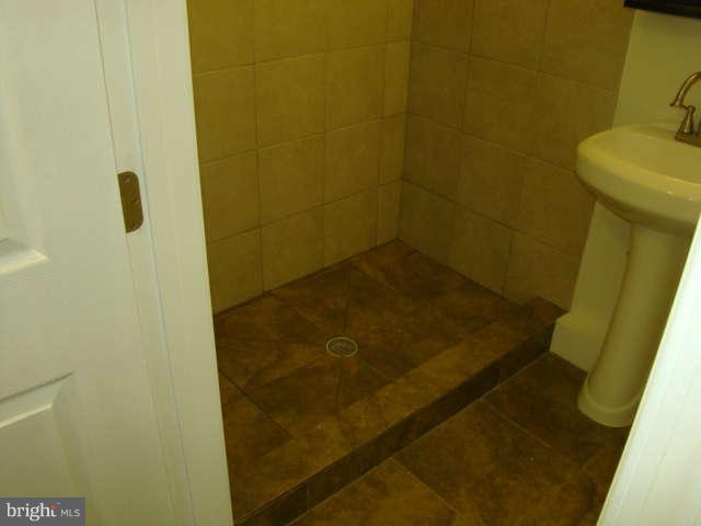 2687 24th Road South Arlington, VA 22206 - Photo 14 of 24 Bath (Master)