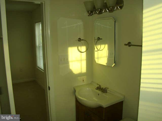 2687 24th Road South Arlington, VA 22206 - Photo 21 of 24 Bath