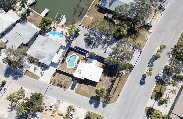 $3,400 | 717 East Gulf Boulevard, Unit 3, Indian Rocks Beach, FL 33785