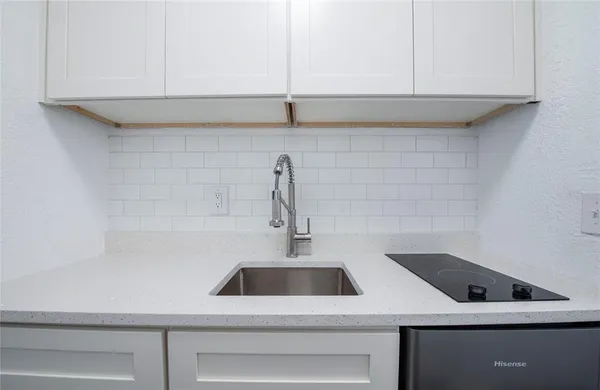 $3,400 | 717 East Gulf Boulevard, Unit 3, Indian Rocks Beach, FL 33785