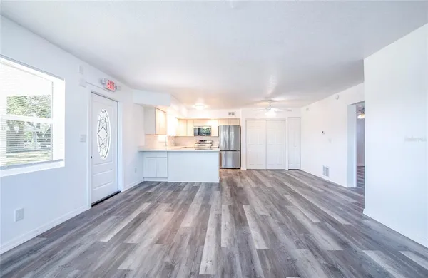 $3,400 | 717 East Gulf Boulevard, Unit 3, Indian Rocks Beach, FL 33785