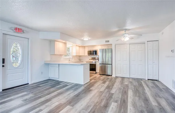 $3,400 | 717 East Gulf Boulevard, Unit 3, Indian Rocks Beach, FL 33785