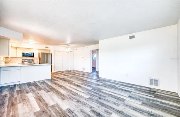 $3,400 | 717 East Gulf Boulevard, Unit 3, Indian Rocks Beach, FL 33785