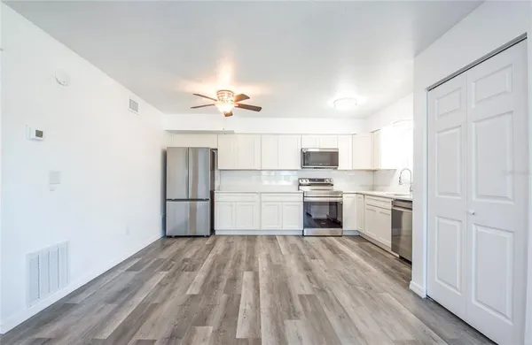 $3,400 | 717 East Gulf Boulevard, Unit 3, Indian Rocks Beach, FL 33785