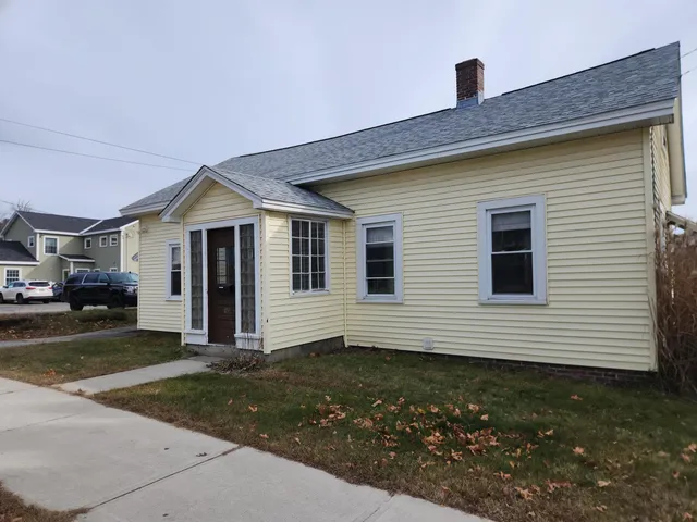$2,000 | 451 Washington Street, Keene, NH 03431