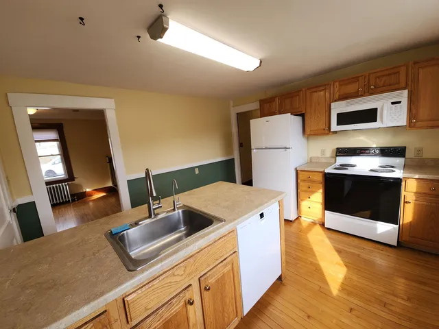 $2,000 | 451 Washington Street, Keene, NH 03431