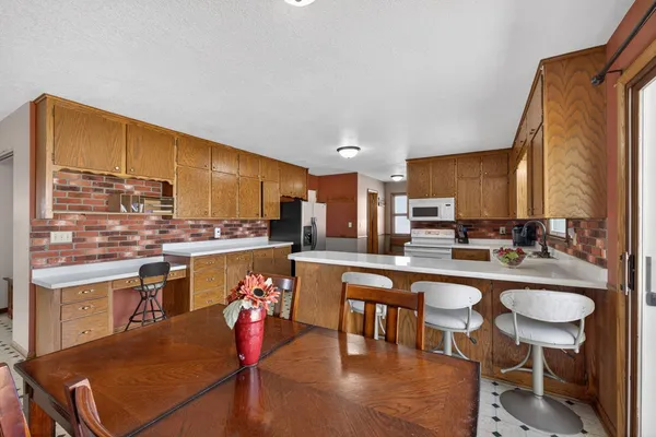 $250,000 | 420 5th Street Southeast, Pine Island, MN 55963