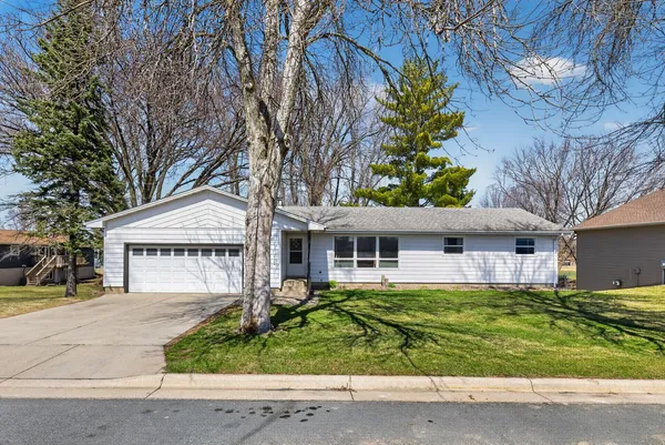 $250,000 | 420 5th Street Southeast, Pine Island, MN 55963