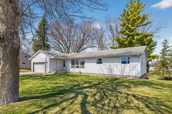 $250,000 | 420 5th Street Southeast, Pine Island, MN 55963