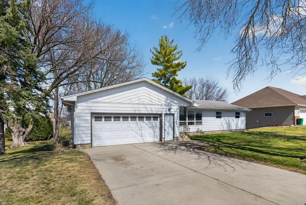 $250,000 | 420 5th Street Southeast, Pine Island, MN 55963