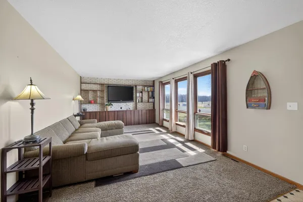 $250,000 | 420 5th Street Southeast, Pine Island, MN 55963