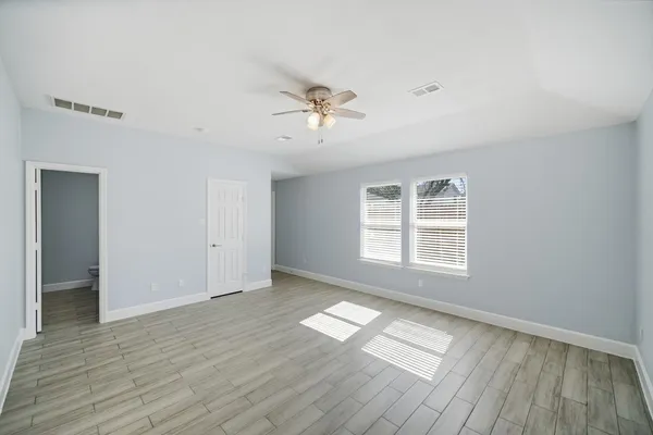 $2,600 | 3116 Creek Bank Lane, Pearland, TX 77581