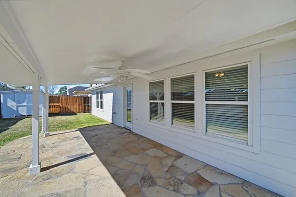 $2,600 | 3116 Creek Bank Lane, Pearland, TX 77581