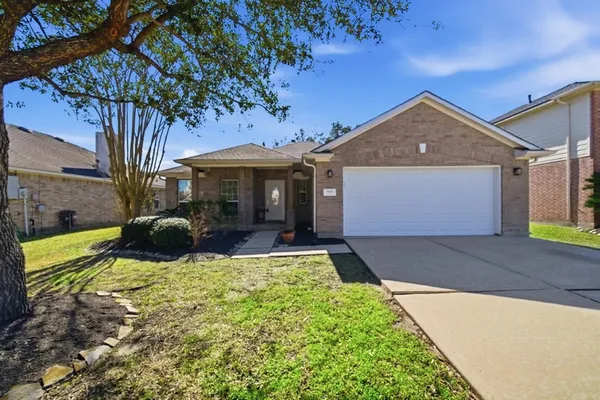 $2,600 | 3116 Creek Bank Lane, Pearland, TX 77581
