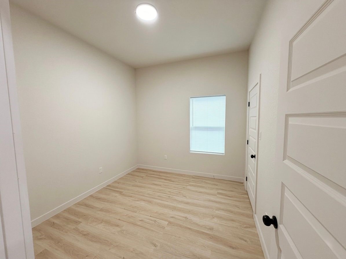 9744 Garcroft Street Houston, TX 77029 - Photo 9 of 17